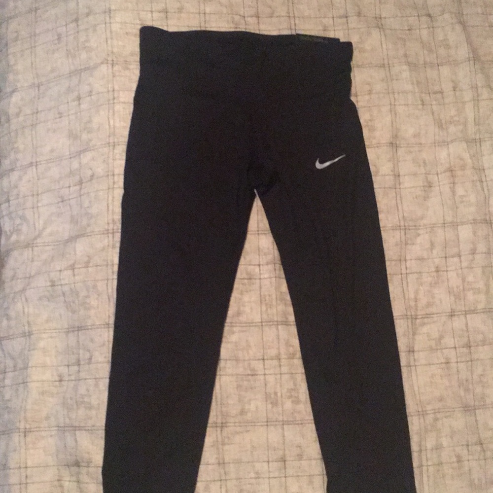 Black Nike Essential Tight